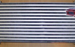 550x230x65mm intercooler (Civic, Swift, Astra, Calibra, VW 1.9 TDi) 63mm csatlakozásokkal MGP Racing